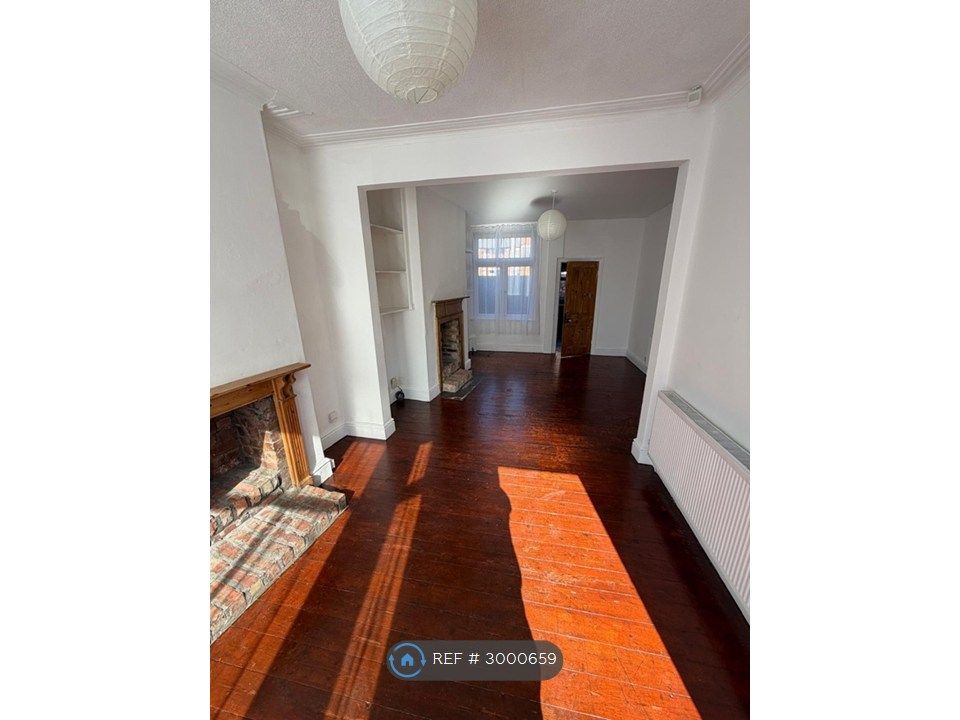 Property photo 2 of 8 Sitting Room Open Plan Front