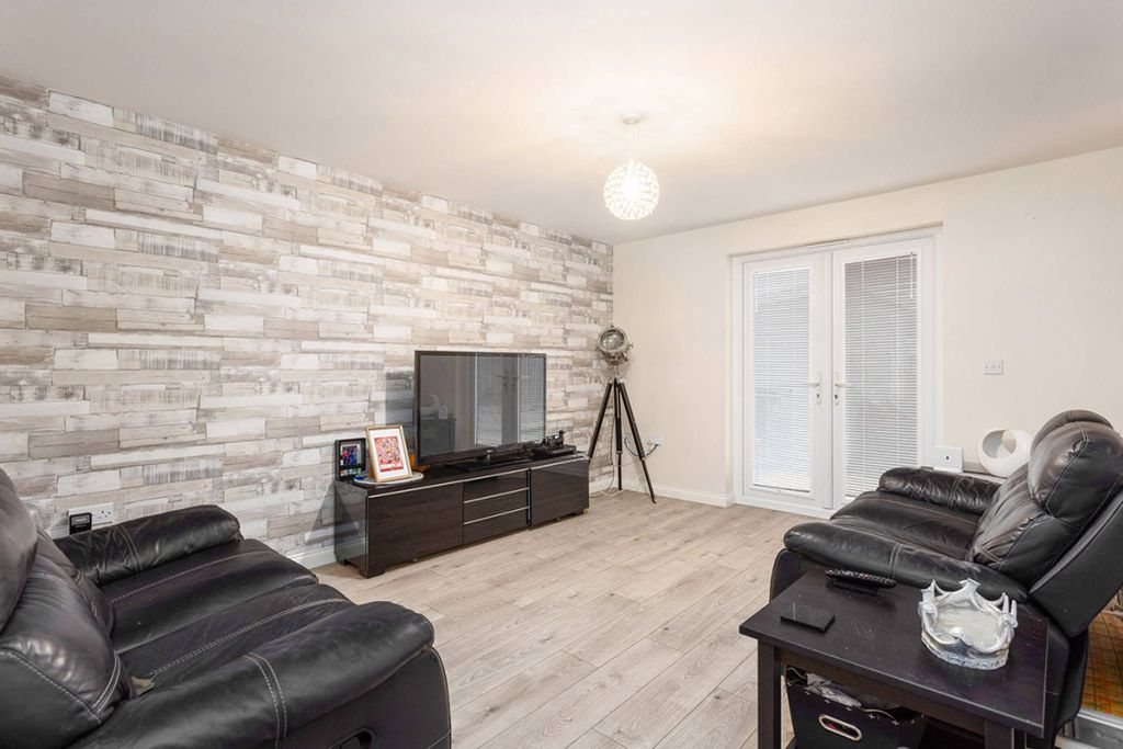 Property photo 2 of 26