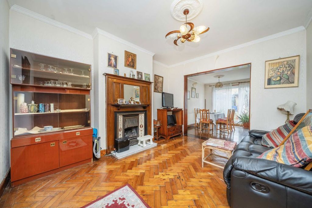 Property photo 3 of 4