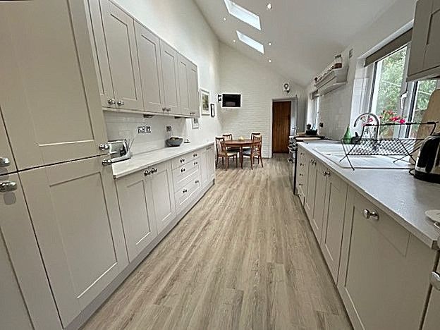 Property photo 3 of 25