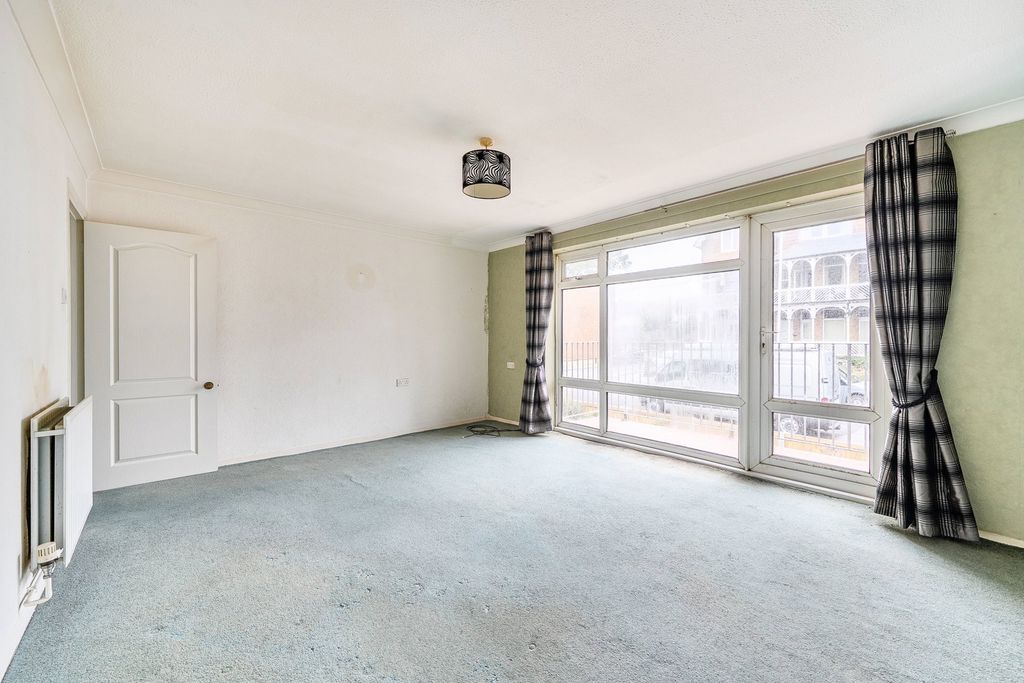 Property photo 3 of 18
