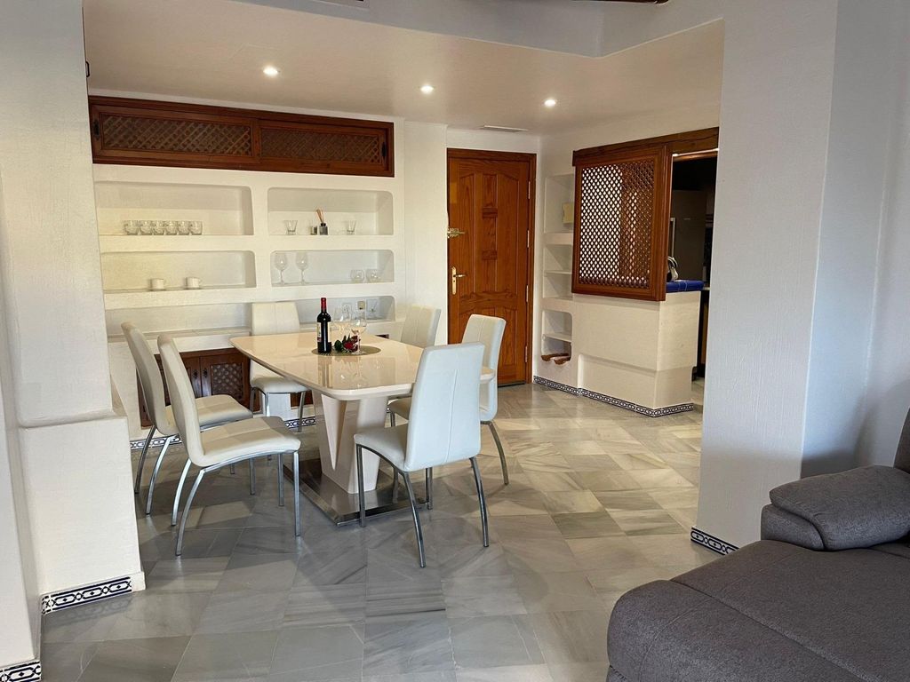 Property photo 3 of 43