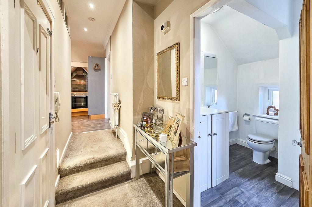 Additional image 14 of 2 bed flat for saleHarlow Oval, Harrogate HG2