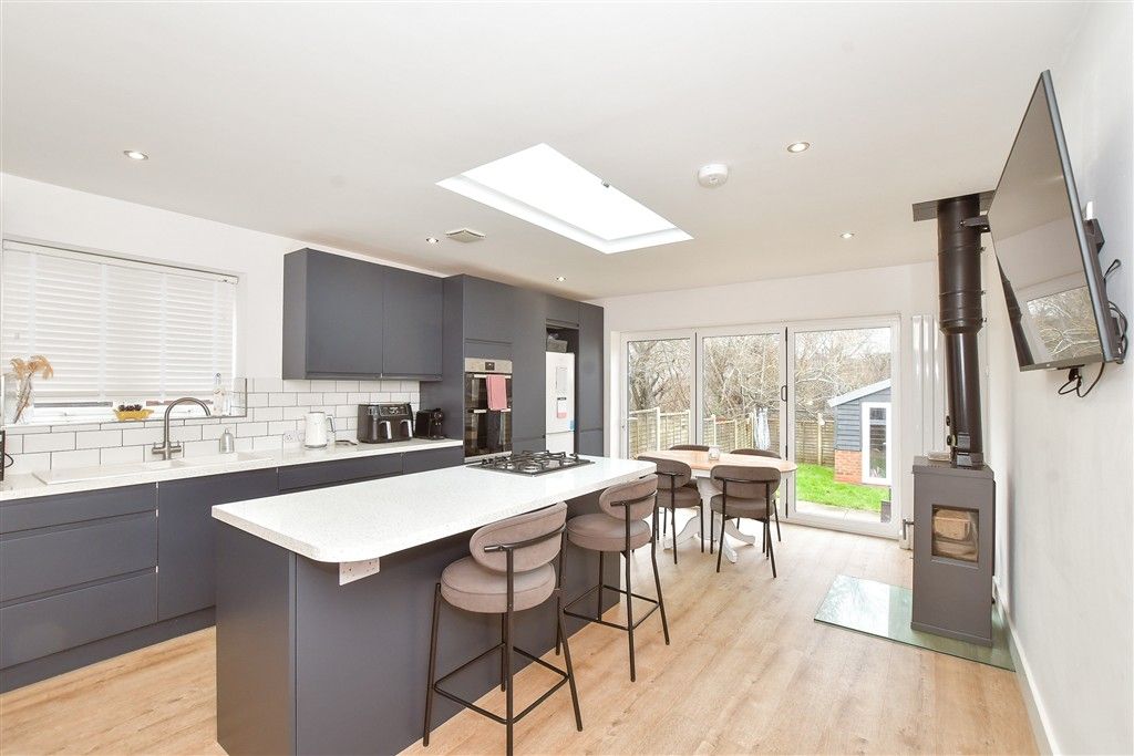 Property photo 3 of 11 Kitchen/ Breakfast Room