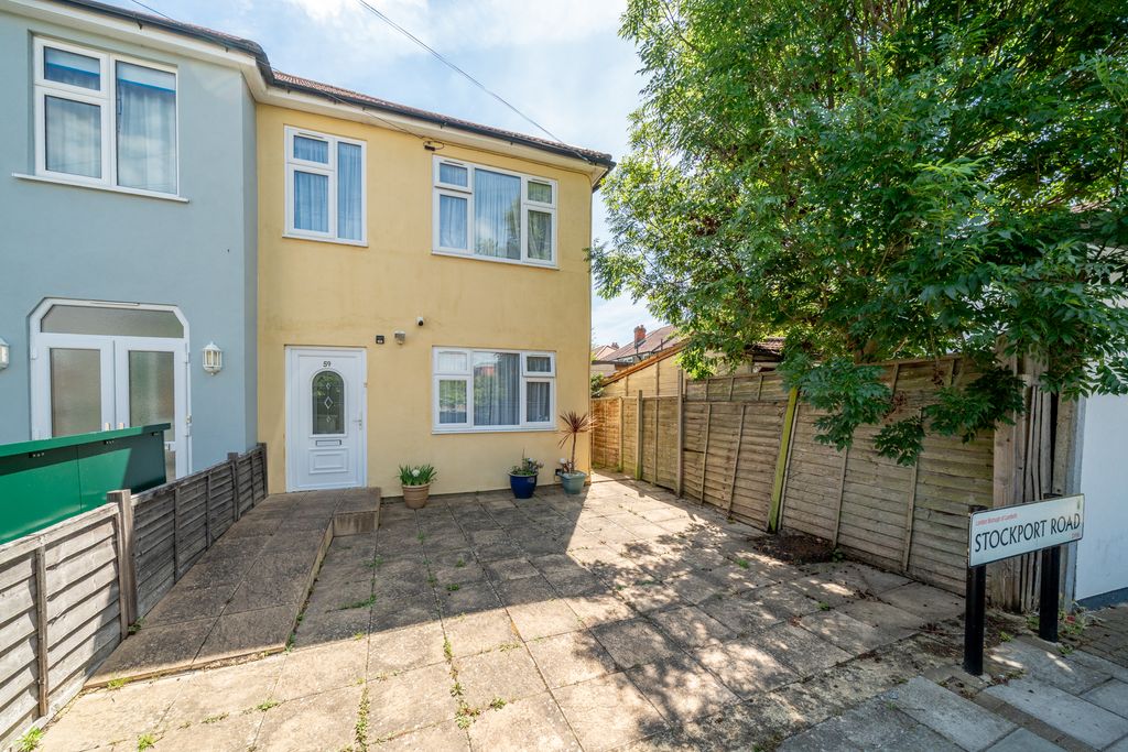 Property photo 1 of 18