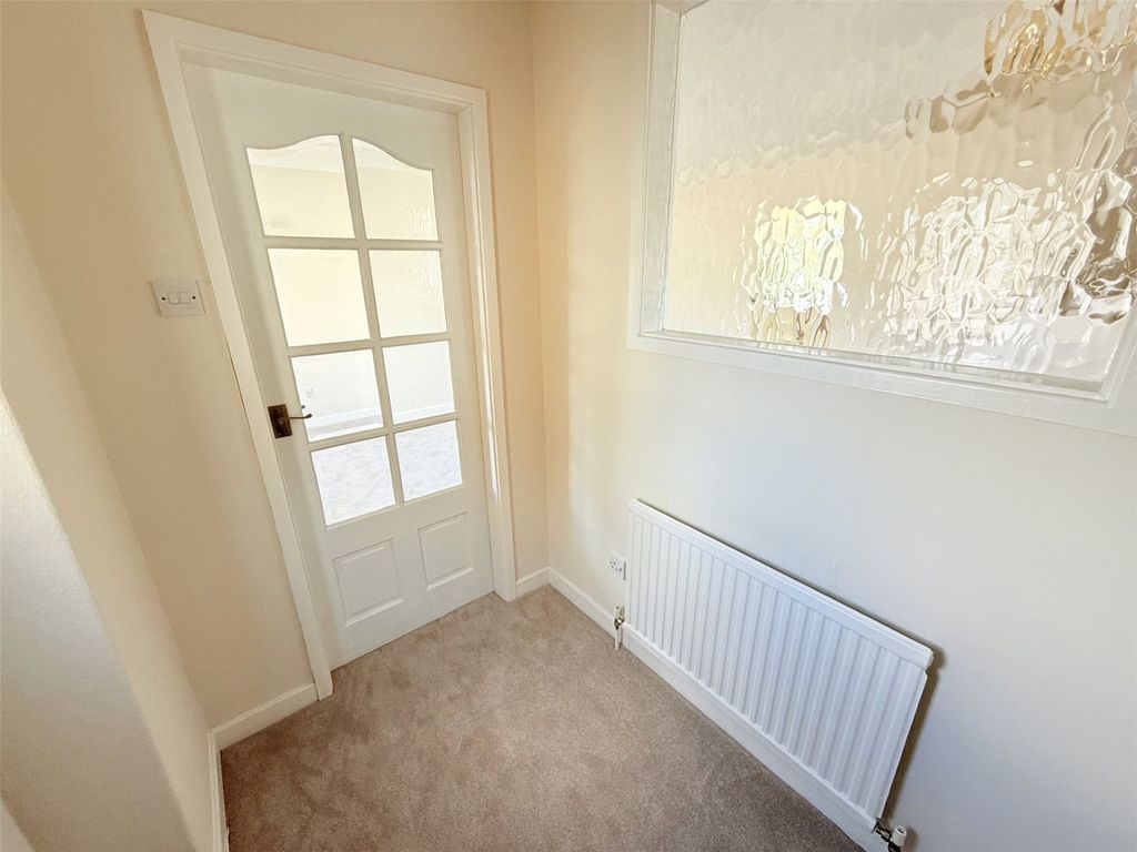 Property photo 2 of 25 Entrance Hall