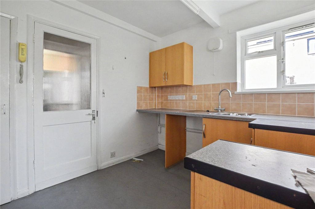 Property photo 3 of 19 Picture No. 06