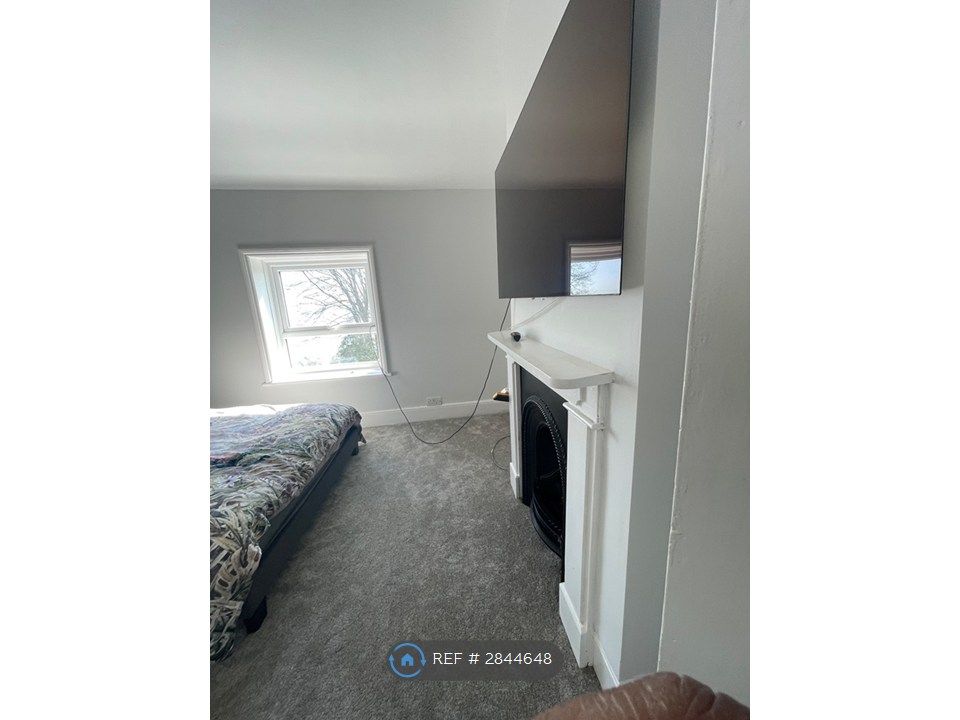 Additional image 6 of 3 bed semi-detached house to rentLeeson Road, Ventnor PO38