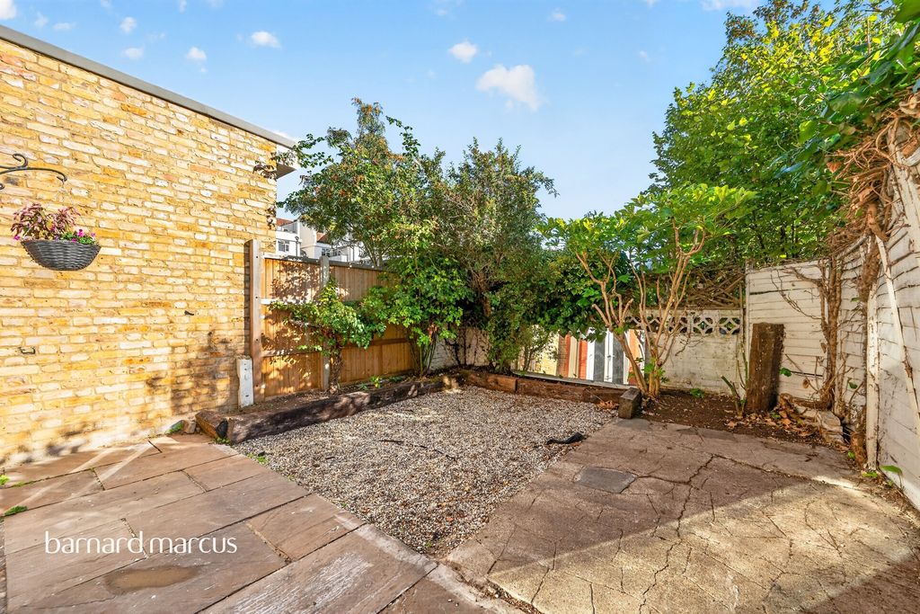 Property photo 2 of 13
