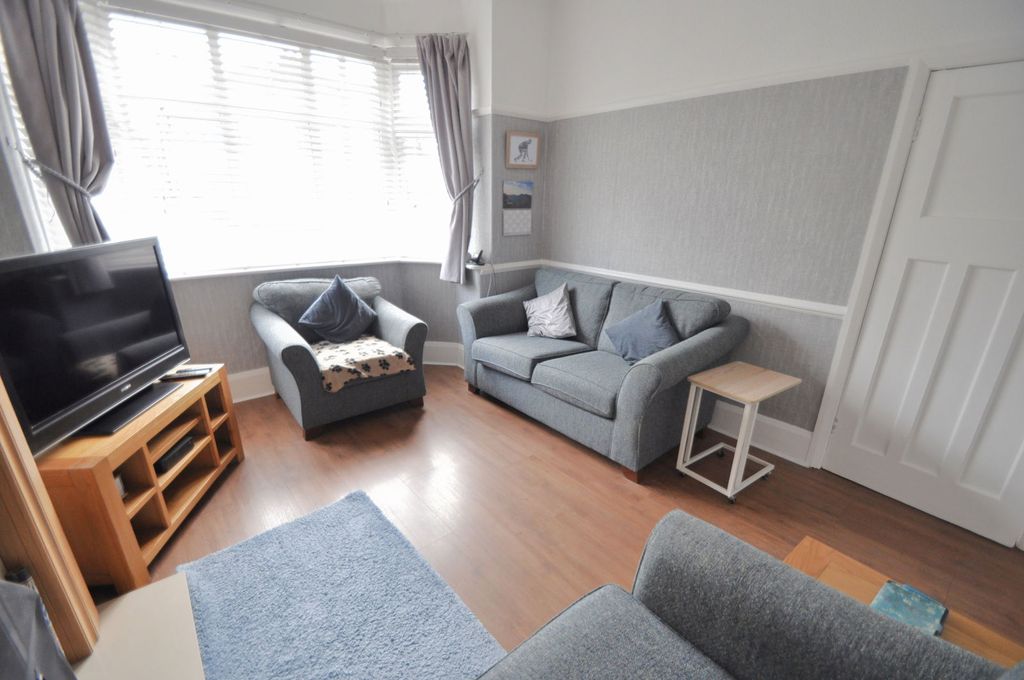 Property photo 2 of 36