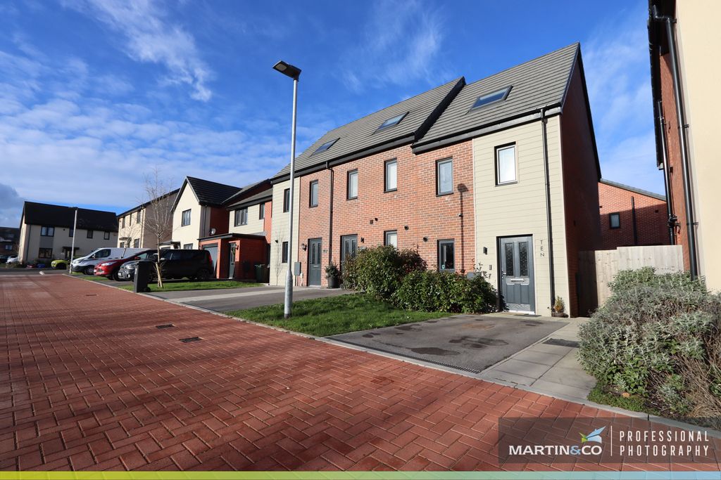 Property photo 1 of 21