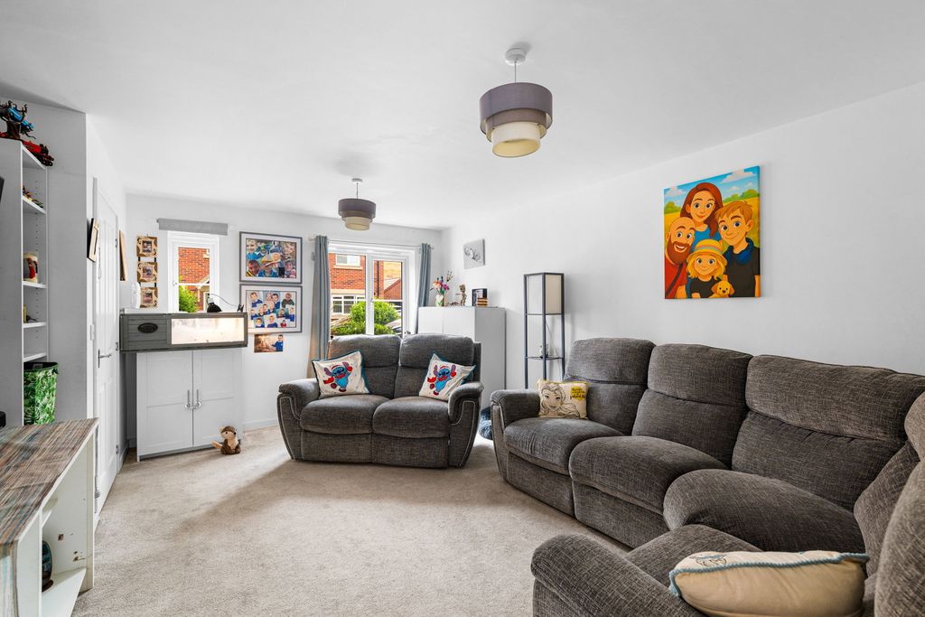 Property photo 2 of 17