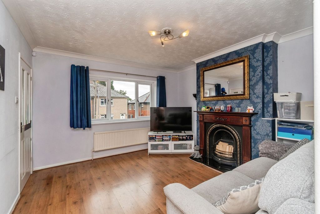 Property photo 2 of 21