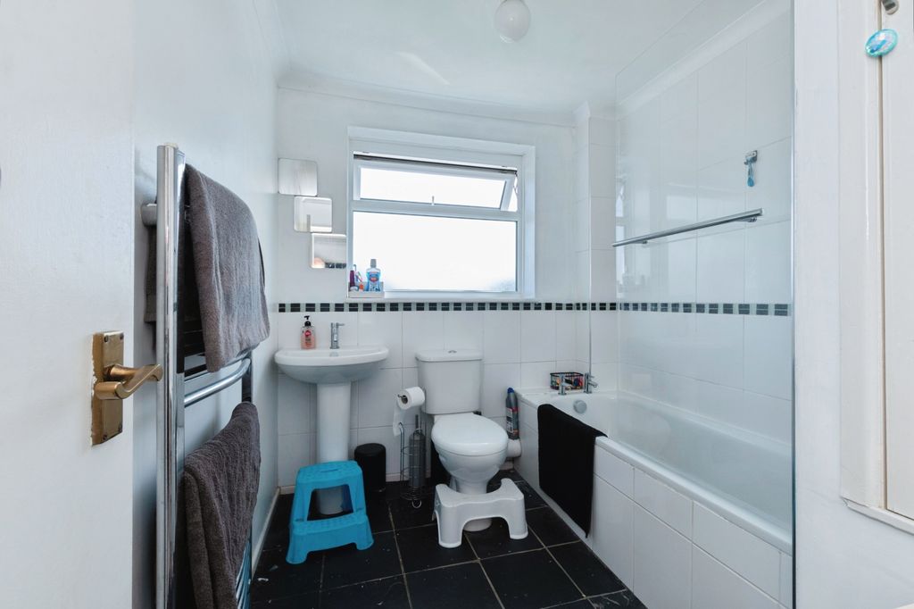 Additional image 18 of 3 bed semi-detached house for saleBronte Avenue, Christchurch BH23