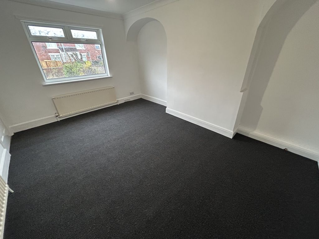 Property photo 2 of 12 Lounge