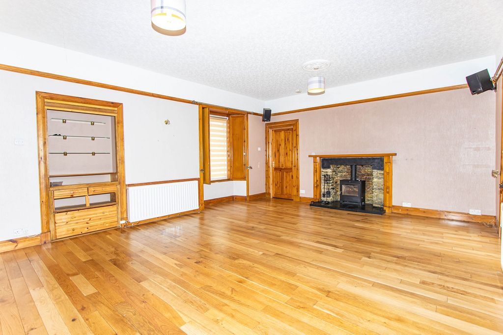 Property photo 3 of 11 Not Specified