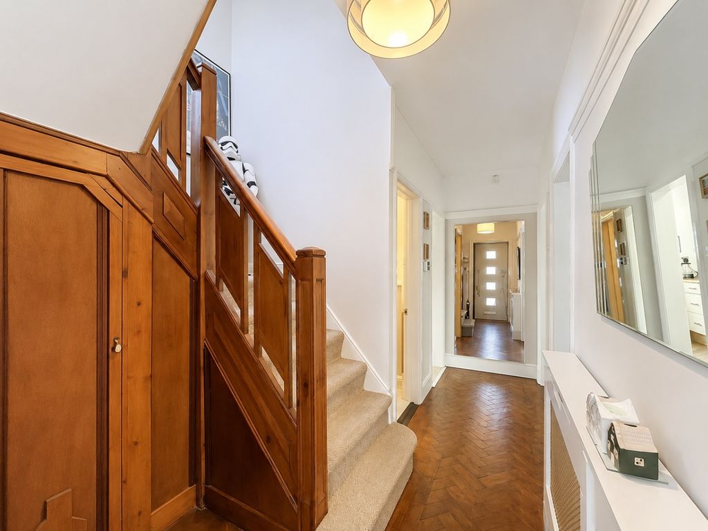 Property photo 2 of 19 5318433