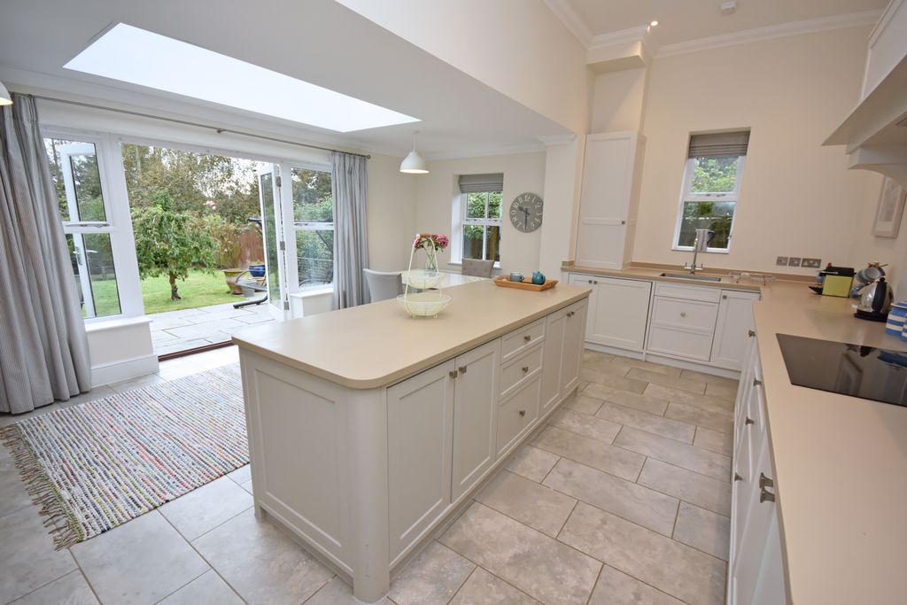 Property photo 1 of 24