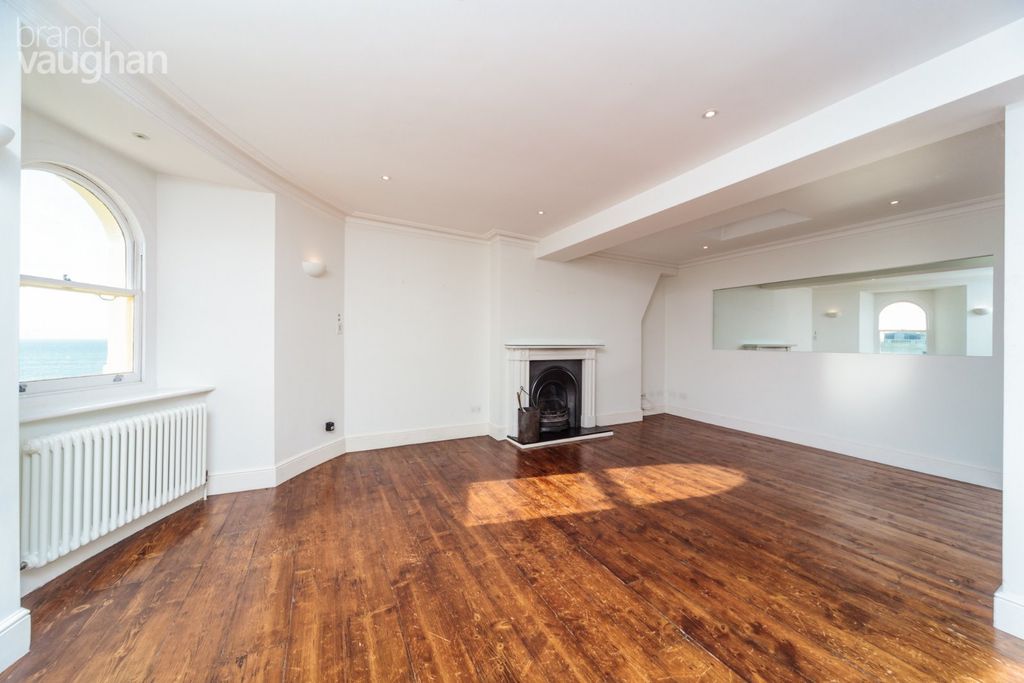 Property photo 2 of 9 Picture No. 19