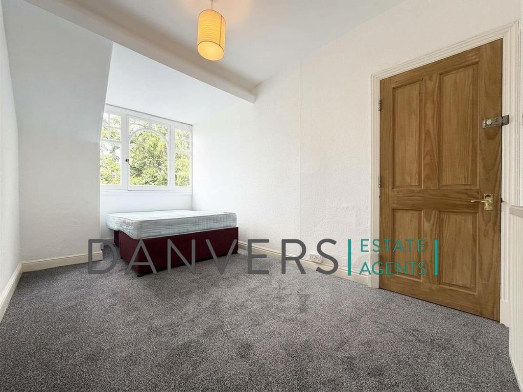 Property photo 3 of 13 Bed 4 2.Jpg