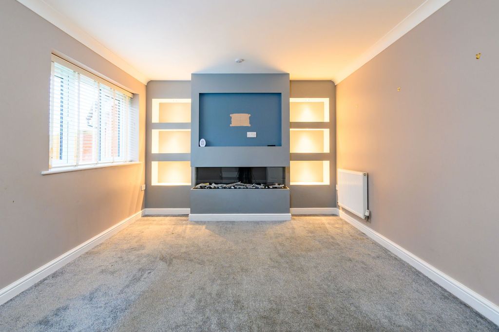 Property photo 3 of 33