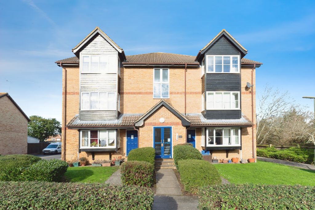 Property photo 2 of 12