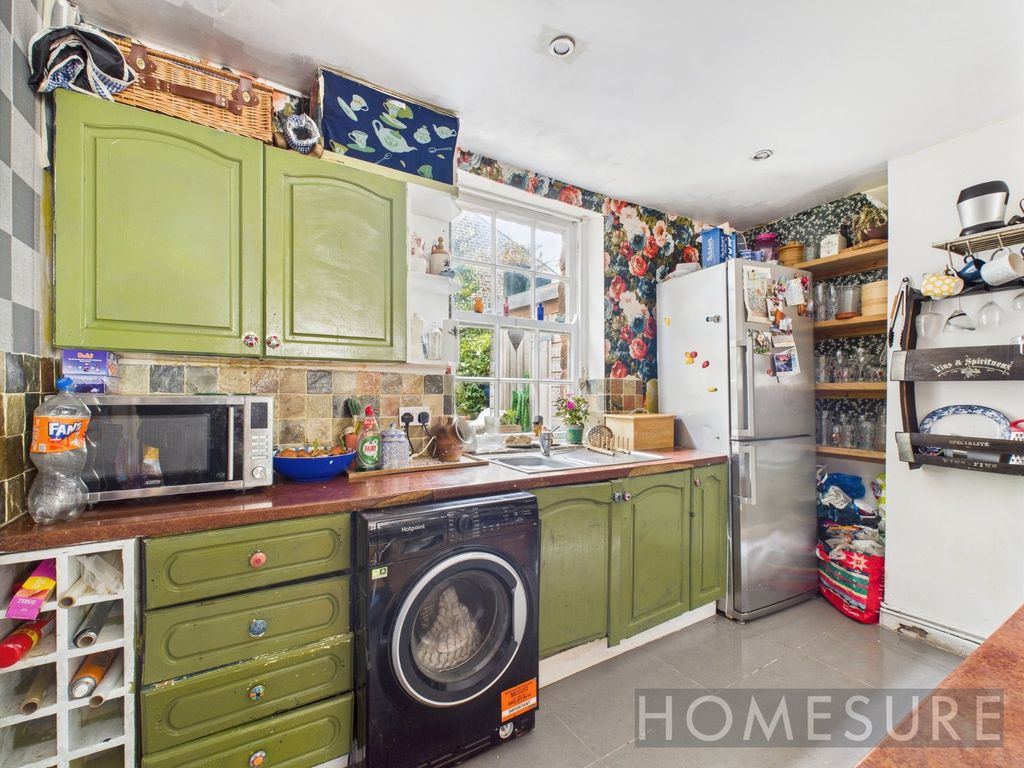 Property photo 3 of 33 Picture No. 07