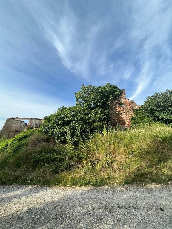 Property photo 2 of 27
