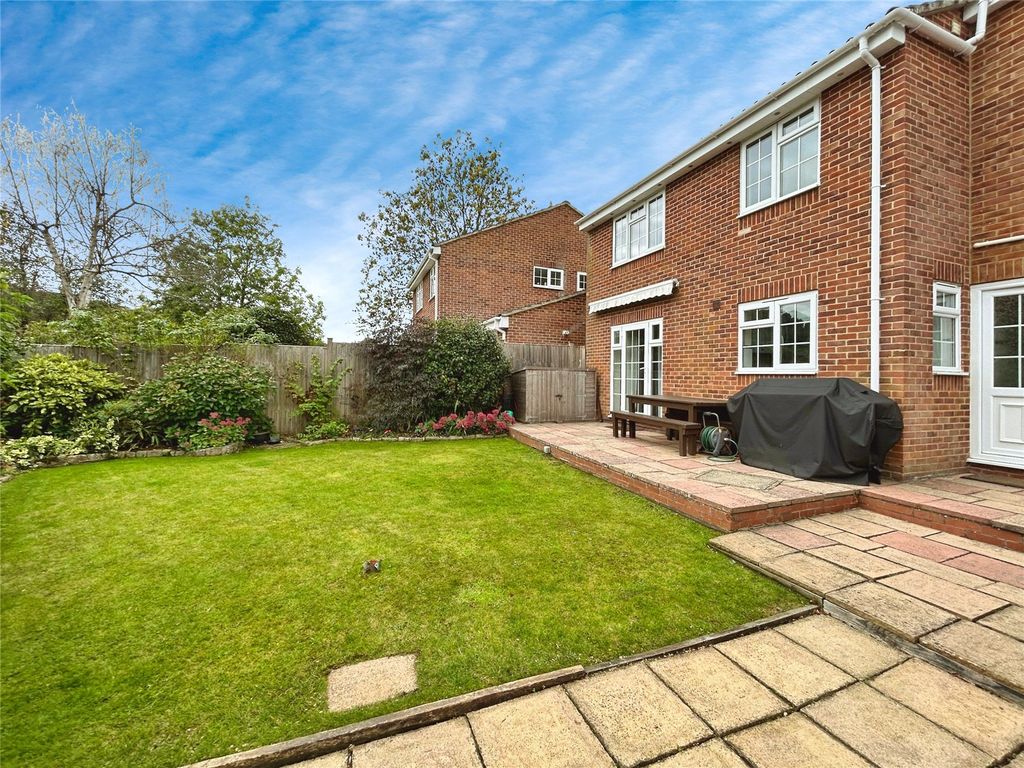 Property photo 2 of 27 Picture No. 63