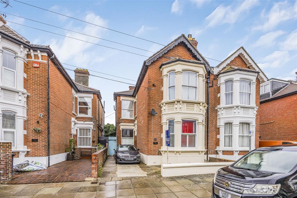 Property photo 1 of 13 Marion Road, Southsea-Porticomarketing-Nexa-27.Jpg