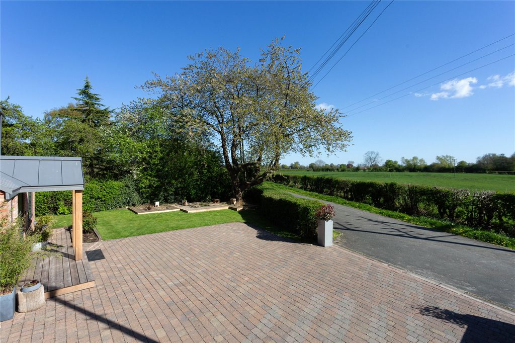 Property photo 2 of 28 Front Driveway