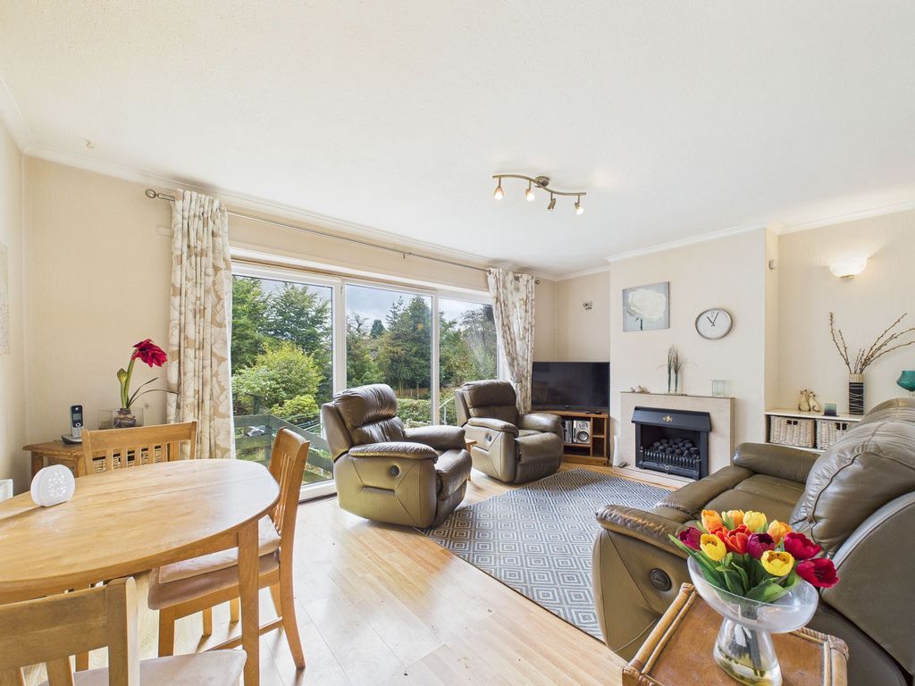 Property photo 2 of 13 Lounge