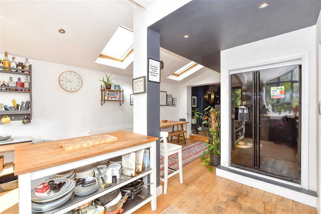 Property photo 3 of 13 Kitchen/Breakfast Area