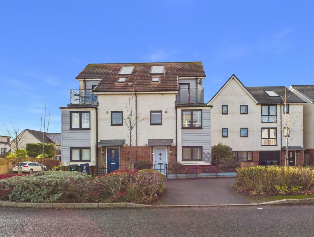 Property photo 1 of 10 External