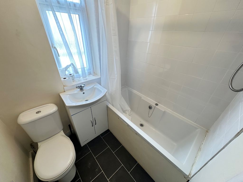 Property photo 2 of 6 4495852
