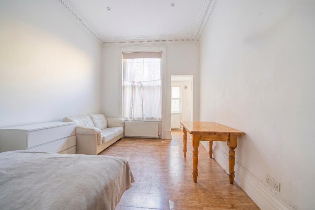 Property photo 2 of 5 Gallery