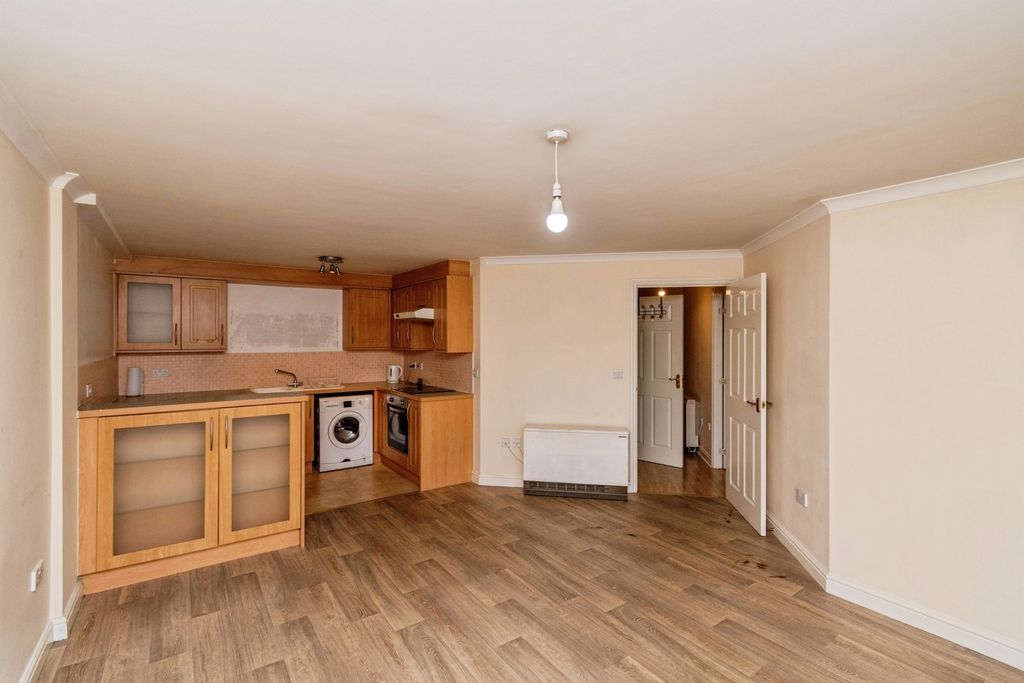 Property photo 3 of 16 Pbox-Img.Jpg