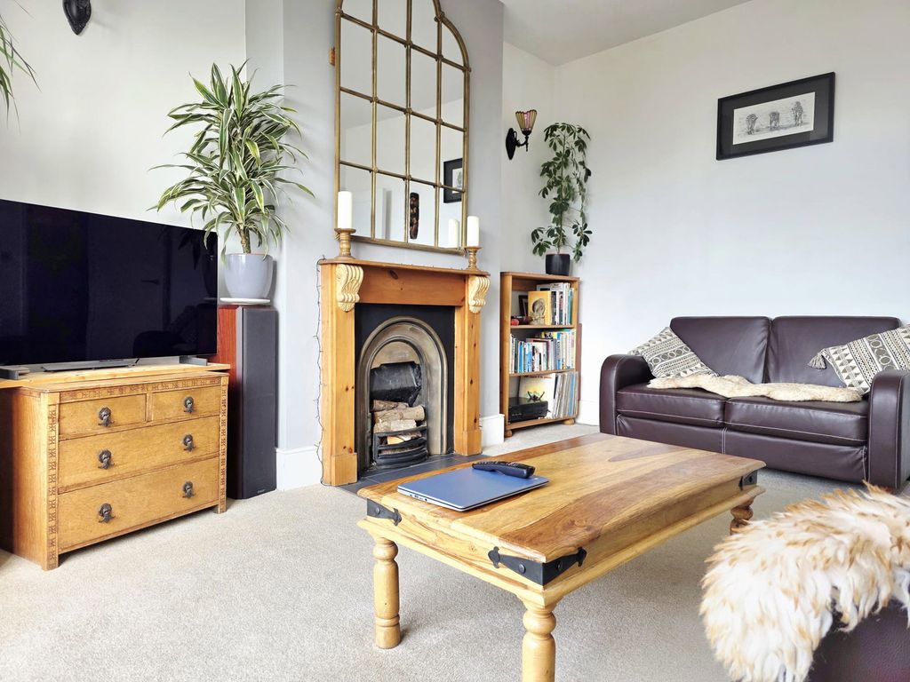 Property photo 3 of 11