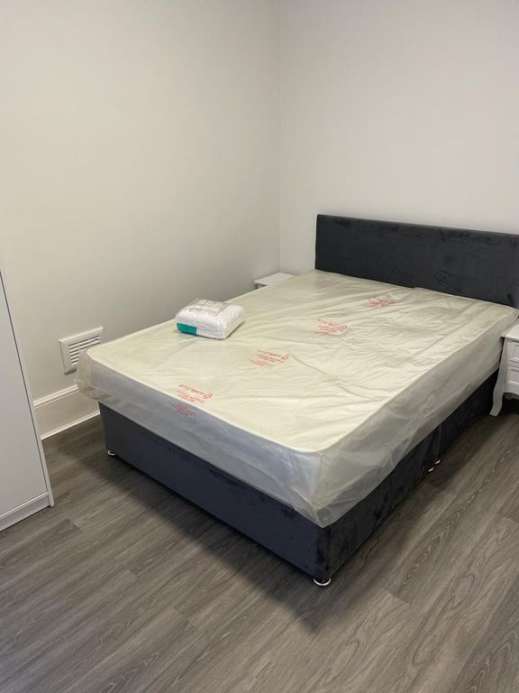 Property photo 2 of 5 Bedroom