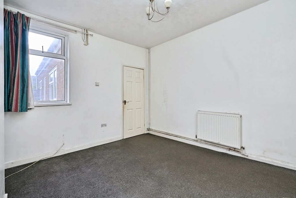 Property photo 3 of 15 Pbox-Img.Jpg