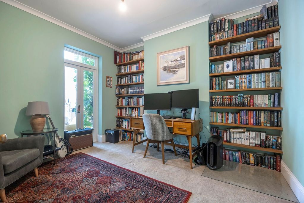 Property photo 3 of 16