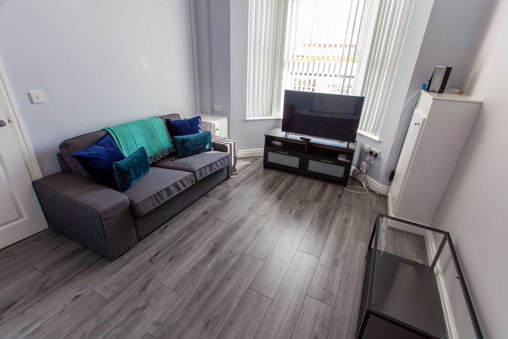 Property photo 2 of 12 Img_8503