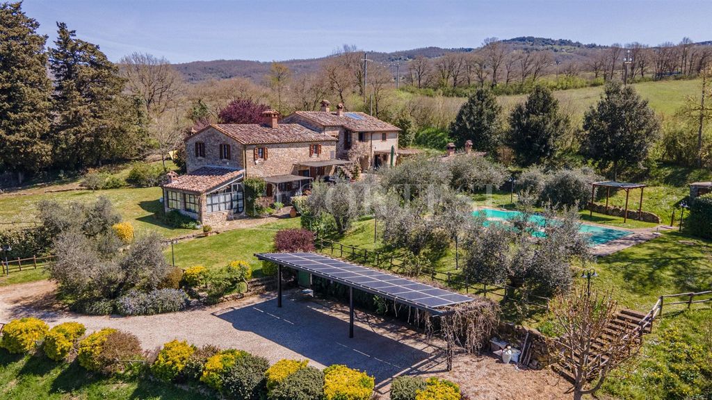 Property photo 1 of 60 Splendid Farmhouse With Pool And Olive Grove In A Secluded Position – Pian di Marte, Lisciano Niccone