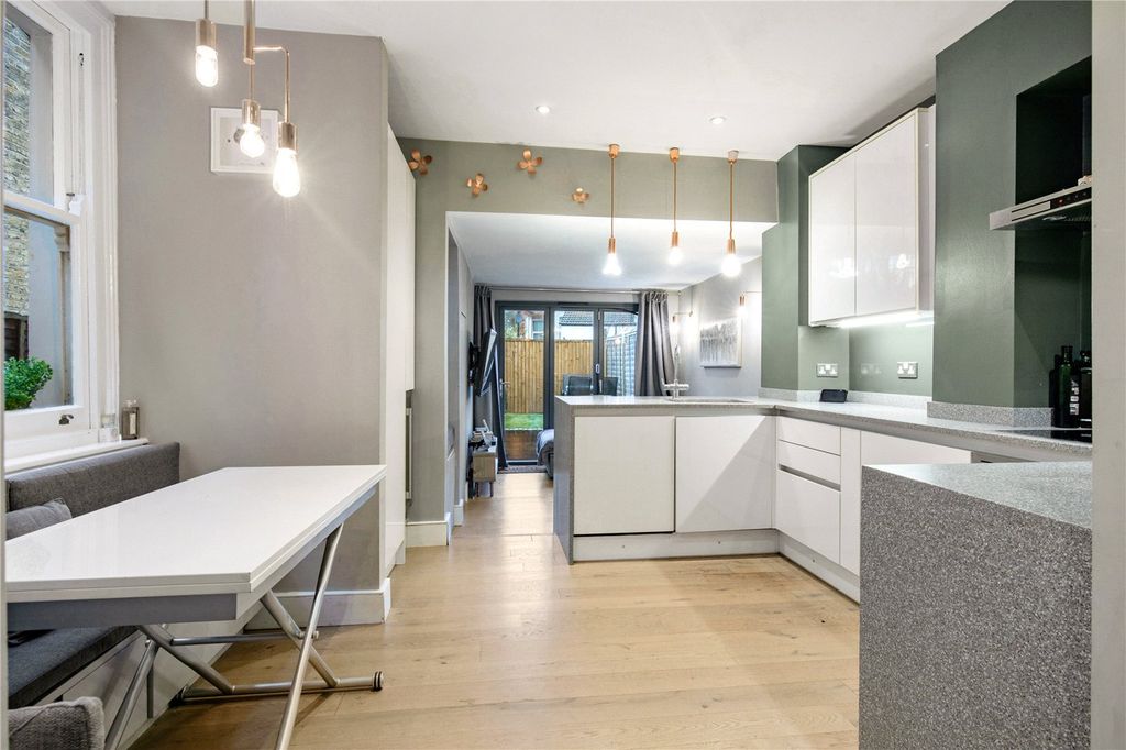 Property photo 1 of 12 Picture No. 10