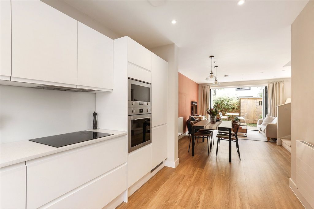 Property photo 3 of 22 Picture No. 04