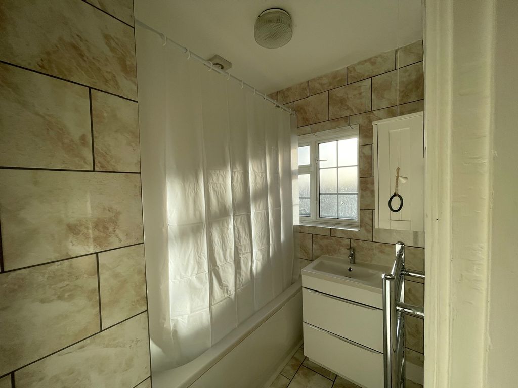 Property photo 3 of 16 Photo 2