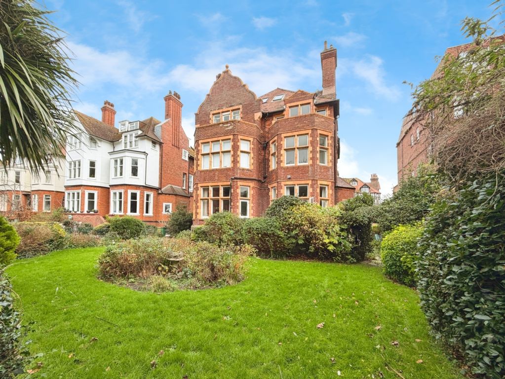 Property photo 2 of 23