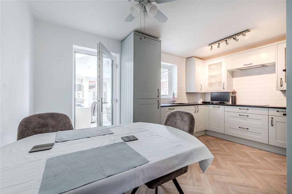 Property photo 2 of 15 Dining Kitchen