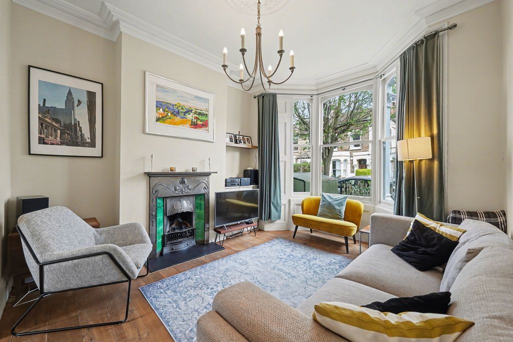 Property photo 2 of 23