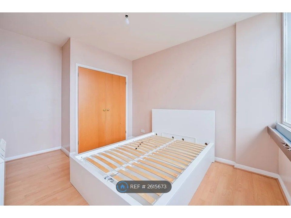 Property photo 2 of 6 Bedroom 1